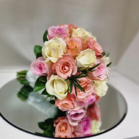 bruidsboeket rozenmix roze tinten